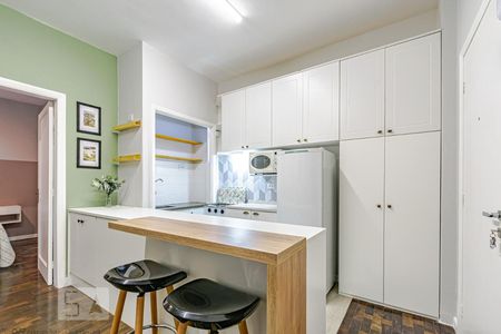 Cozinha de apartamento para alugar com 1 quarto, 32m² em Centro, Curitiba