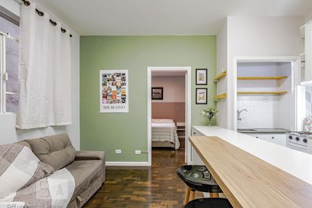 Sala e Cozinha de apartamento para alugar com 1 quarto, 32m² em Centro, Curitiba