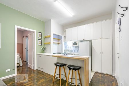 Sala e Cozinha de apartamento para alugar com 1 quarto, 32m² em Centro, Curitiba