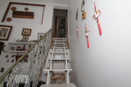 Escada suite de casa à venda com 4 quartos, 280m² em Vila Gomes Cardim, São Paulo