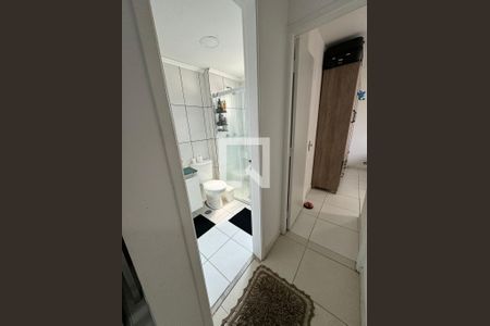 Banheiro de apartamento à venda com 2 quartos, 60m² em Portal dos Gramados, Guarulhos