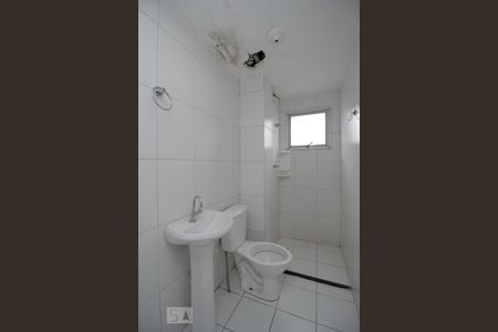 Banheiro de apartamento à venda com 1 quarto, 35m² em Mato Grande, Canoas