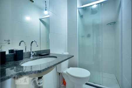 Banheiro de apartamento para alugar com 1 quarto, 31m² em Água Branca, São Paulo