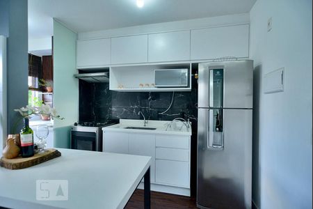 Cozinha de apartamento para alugar com 1 quarto, 31m² em Água Branca, São Paulo