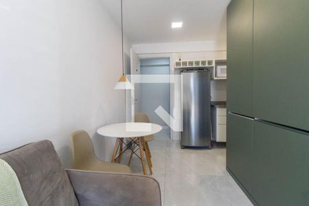 Sala/Quarto de apartamento para alugar com 1 quarto, 27m² em Alto da Rua Xv, Curitiba