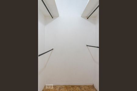 Apartamento à venda com 96m², 3 quartos e sem vaga Apartamento à venda com 96m², 3 quartos e sem vagaCloset do Quarto 2