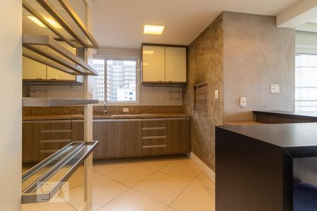 Cozinha de apartamento à venda com 2 quartos, 90m² em São João, Porto Alegre