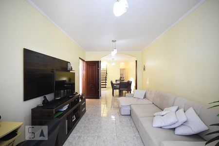 Casa à venda com 150m², 3 quartos e 2 vagasSala