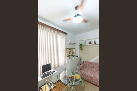 Sala/Quarto - Ventilador de kitnet/studio para alugar com 1 quarto, 24m² em Flamengo, Rio de Janeiro