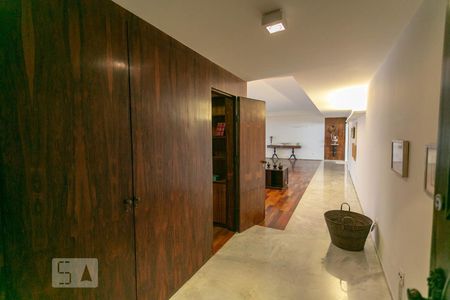 Entrada de apartamento para alugar com 4 quartos, 370m² em Funcionários, Belo Horizonte