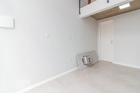 Sala de kitnet/studio para alugar com 1 quarto, 24m² em Azenha, Porto Alegre