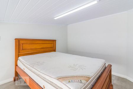 Dormitório de kitnet/studio para alugar com 1 quarto, 24m² em Azenha, Porto Alegre