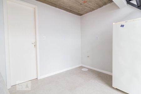 Cozinha de kitnet/studio para alugar com 1 quarto, 24m² em Azenha, Porto Alegre