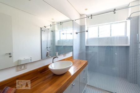 Banheiro de apartamento à venda com 3 quartos, 97m² em Sumarezinho, São Paulo