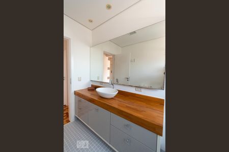 Banheiro de apartamento à venda com 3 quartos, 97m² em Sumarezinho, São Paulo