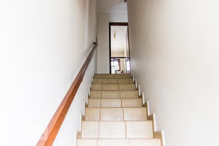 Escadas de casa de condomínio para alugar com 3 quartos, 160m² em Vila Floresta, Santo André