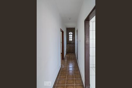 Corredor de casa para alugar com 2 quartos, 60m² em Irajá, Rio de Janeiro