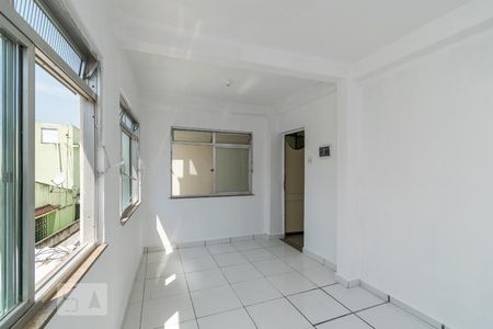 Sala de casa para alugar com 2 quartos, 60m² em Irajá, Rio de Janeiro