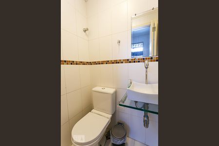 Lavabo de casa para alugar com 2 quartos, 132m² em Super Quadra Morumbi, São Paulo