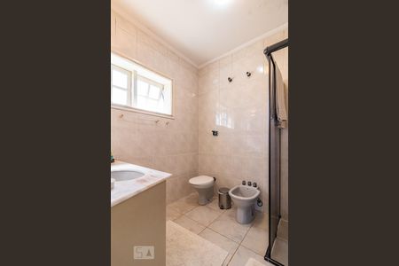 Casa de condomínio à venda com 300m², 4 quartos e 6 vagas Casa de condomínio à venda com 300m², 4 quartos e 6 vagasBanheiro do Quarto 1