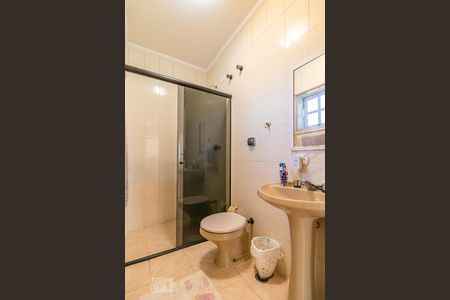 Casa de condomínio à venda com 300m², 4 quartos e 6 vagas Casa de condomínio à venda com 300m², 4 quartos e 6 vagasBanheiro do Quarto 3