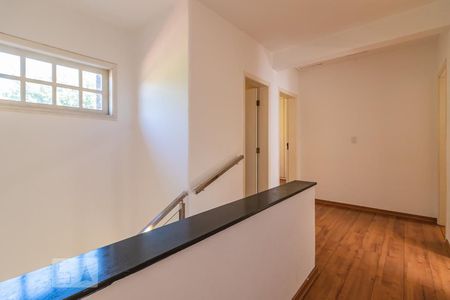 Casa de condomínio à venda com 300m², 4 quartos e 6 vagas Casa de condomínio à venda com 300m², 4 quartos e 6 vagasCorredor