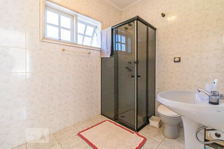 Casa de condomínio à venda com 300m², 4 quartos e 6 vagas Casa de condomínio à venda com 300m², 4 quartos e 6 vagasBanheiro