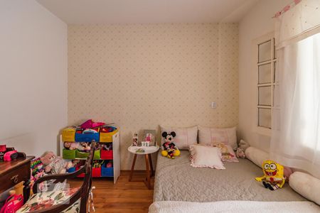 Casa de condomínio à venda com 300m², 4 quartos e 6 vagas Casa de condomínio à venda com 300m², 4 quartos e 6 vagasQuarto 2