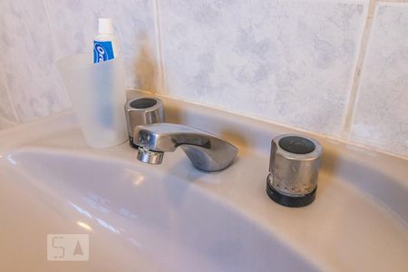 Casa de condomínio à venda com 300m², 4 quartos e 6 vagas Casa de condomínio à venda com 300m², 4 quartos e 6 vagasBanheiro