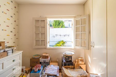 Casa de condomínio à venda com 300m², 4 quartos e 6 vagas Casa de condomínio à venda com 300m², 4 quartos e 6 vagasQuarto 3