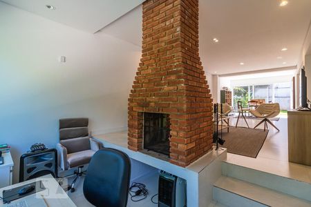 Casa de condomínio à venda com 300m², 4 quartos e 6 vagas Casa de condomínio à venda com 300m², 4 quartos e 6 vagasEscritório