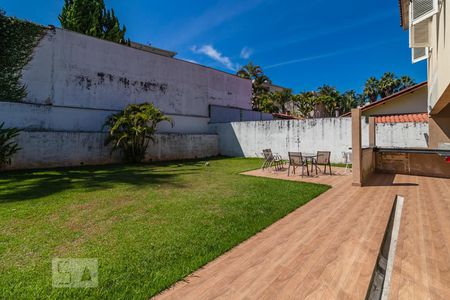 Casa de condomínio à venda com 300m², 4 quartos e 6 vagas Casa de condomínio à venda com 300m², 4 quartos e 6 vagasÁrea comum