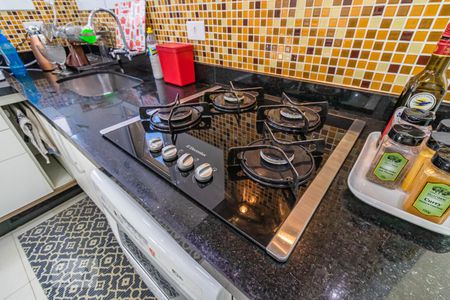 Casa de condomínio à venda com 300m², 4 quartos e 6 vagas Casa de condomínio à venda com 300m², 4 quartos e 6 vagasCozinha