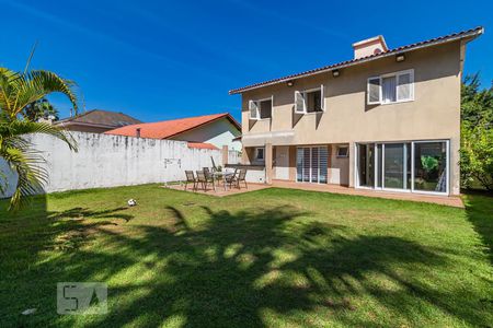 Casa de condomínio à venda com 300m², 4 quartos e 6 vagas Casa de condomínio à venda com 300m², 4 quartos e 6 vagasÁrea comum