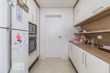 Casa de condomínio à venda com 300m², 4 quartos e 6 vagas Casa de condomínio à venda com 300m², 4 quartos e 6 vagasCozinha