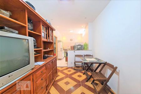 Sala de casa para alugar com 1 quarto, 37m² em Higienópolis, Rio de Janeiro
