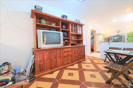 Sala de casa para alugar com 1 quarto, 37m² em Higienópolis, Rio de Janeiro