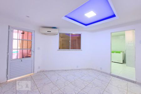 Sala de casa para alugar com 1 quarto, 33m² em Higienópolis, Rio de Janeiro