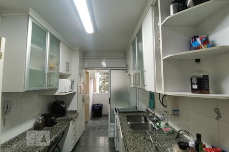 Cozinha de apartamento à venda com 2 quartos, 83m² em Vila Andrade, São Paulo