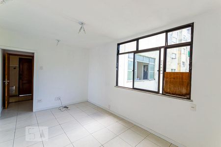 Sala de apartamento para alugar com 1 quarto, 62m² em Centro, Niterói