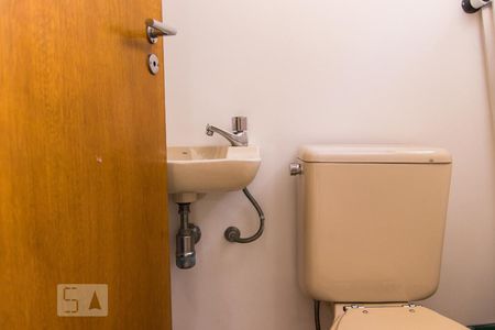 Apartamento à venda com 82m², 3 quartos e 2 vagas Apartamento à venda com 82m², 3 quartos e 2 vagasBanheiro de Serviço