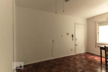 Sala/Quarto de kitnet/studio à venda com 1 quarto, 40m² em Centro Histórico, Porto Alegre