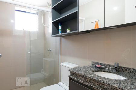 Banheiro de apartamento para alugar com 1 quarto, 54m² em Centro, Curitiba