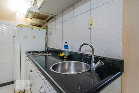 Cozinha de kitnet/studio para alugar com 1 quarto, 36m² em Itapuã, Salvador