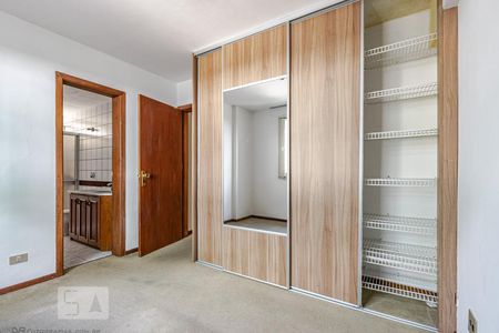Suíte 1 de apartamento para alugar com 2 quartos, 76m² em Alto da Glória, Curitiba