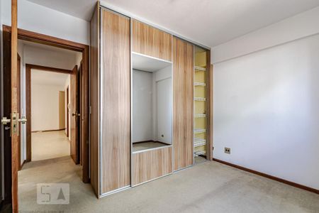Suíte 1 de apartamento para alugar com 2 quartos, 76m² em Alto da Glória, Curitiba