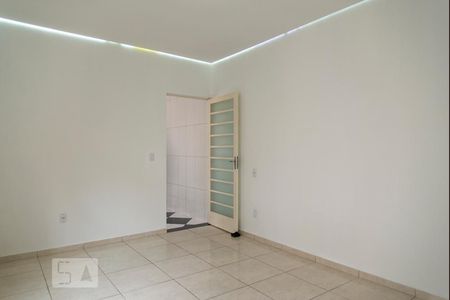 Sala de casa para alugar com 2 quartos, 90m² em Jardim Vila Formosa, São Paulo