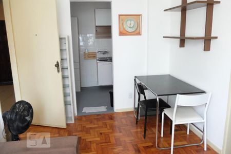 Sala de apartamento para alugar com 1 quarto, 46m² em Politeama, Salvador