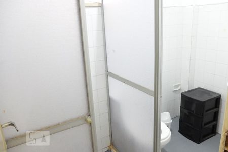 Banheiro da suite de apartamento para alugar com 1 quarto, 46m² em Politeama, Salvador