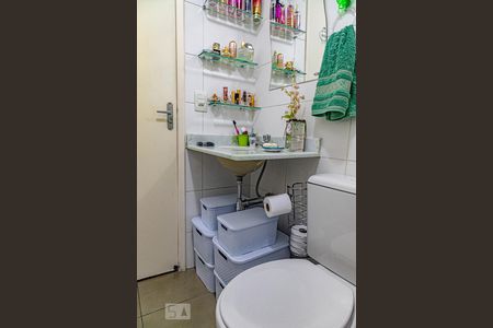 Banheiro de kitnet/studio para alugar com 1 quarto, 34m² em Centro, São Paulo